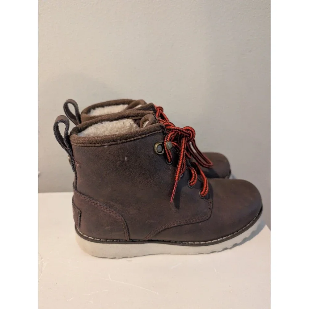 Ugg Maple Boys Waterproof Brown Boots Size 1